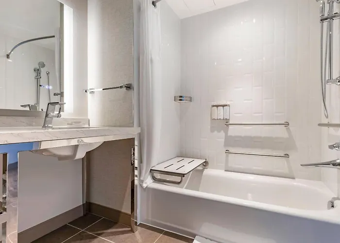 Cambria Hotel Washington Dc Navy Yard Riverfront